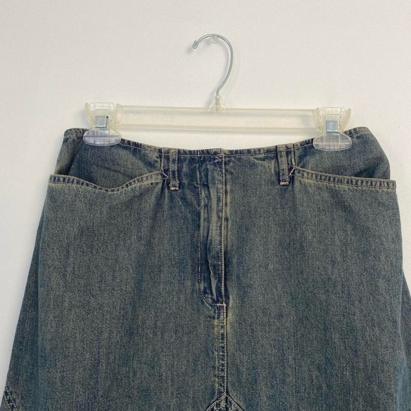 Mid wash buttonless maxi denim skirt. - Picture 3 of 5